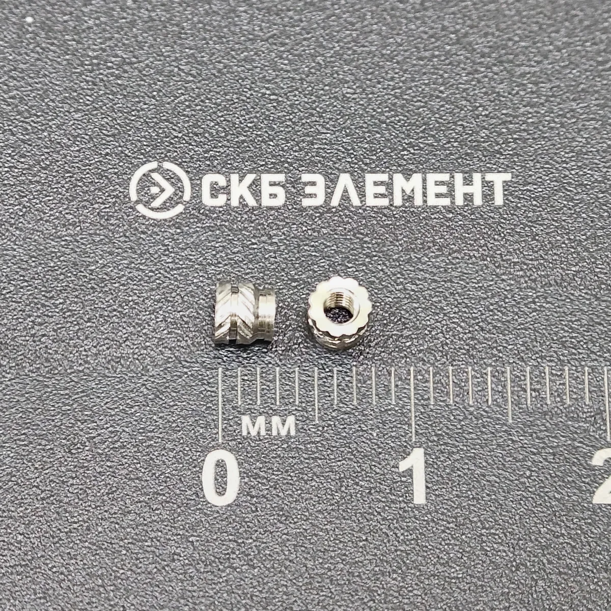 М2-OD3,2-L3-AISI Втулка резьбовая вплавляемая, сквозная. Нерж. сталь