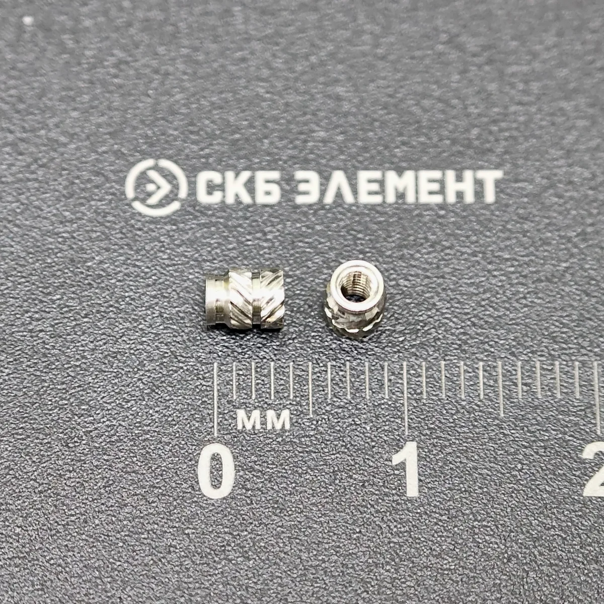М2-OD3,2-L4-AISI Втулка резьбовая вплавляемая, сквозная. Нерж. сталь
